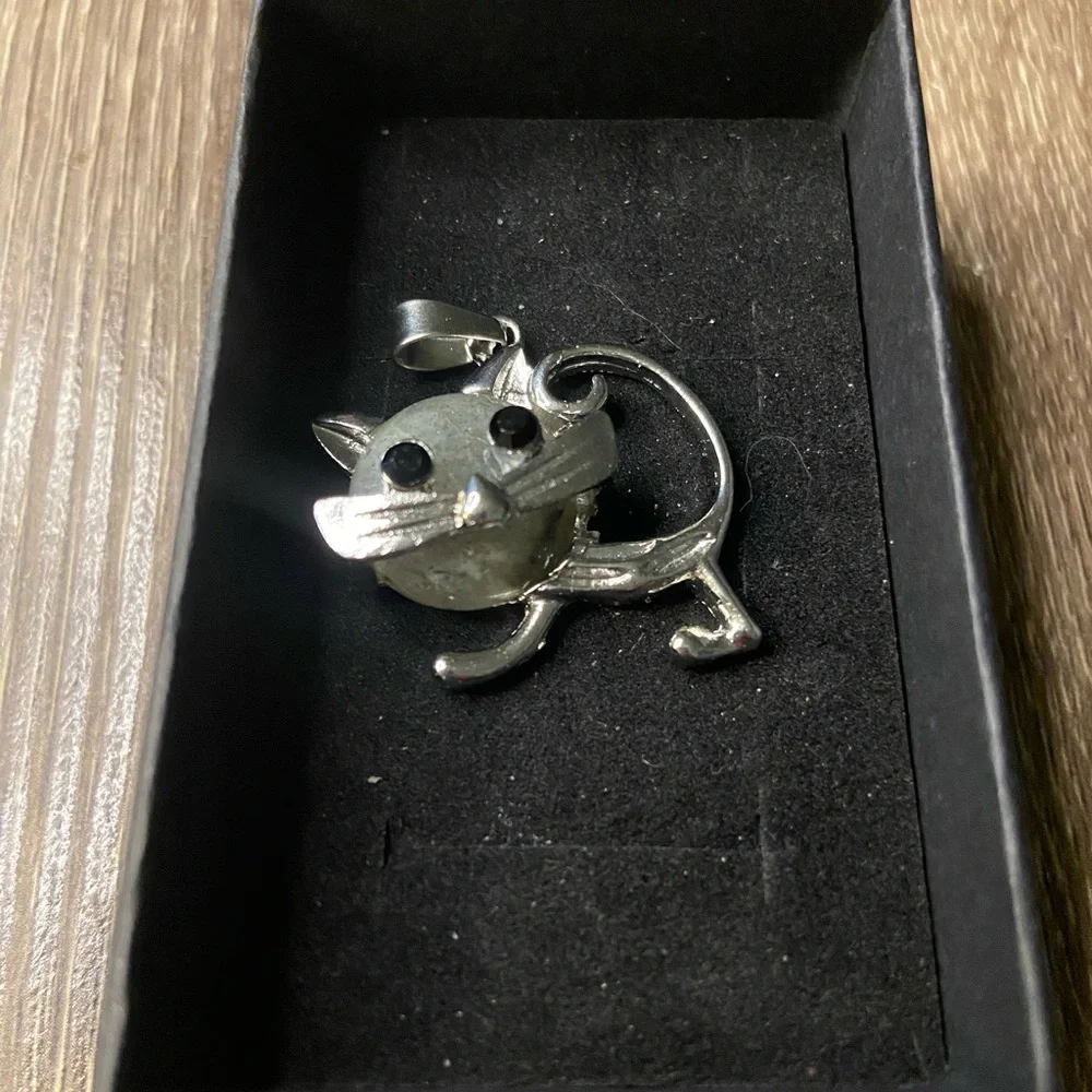 Labradorite Silver Plated Cat Pendant